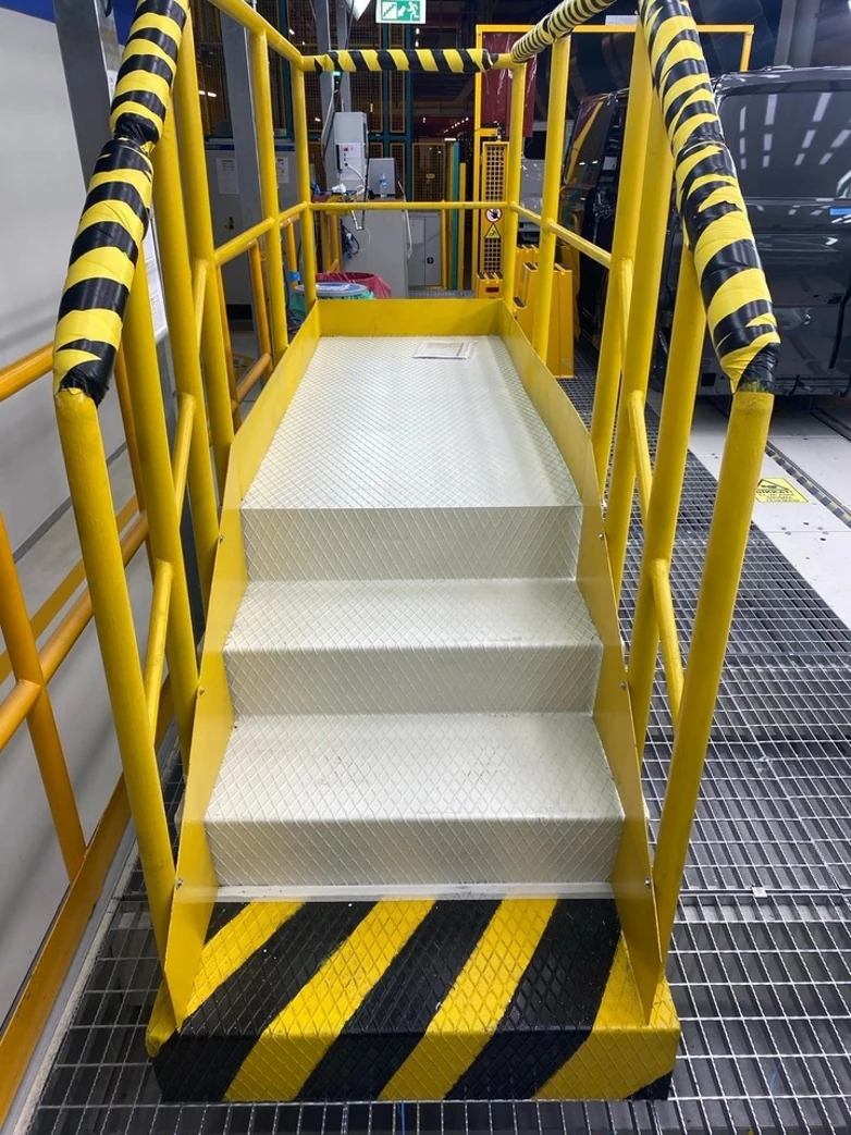 Internal access platform for the Ford Otosan Yeniköy paint booth